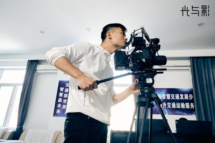情绪控制克制的数码纪录片更容易形成稳定口碑